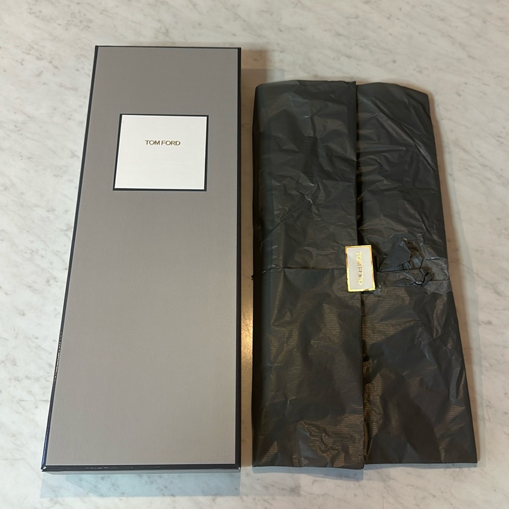 TOM FORD BOX FOR SALE🩶🤍✨